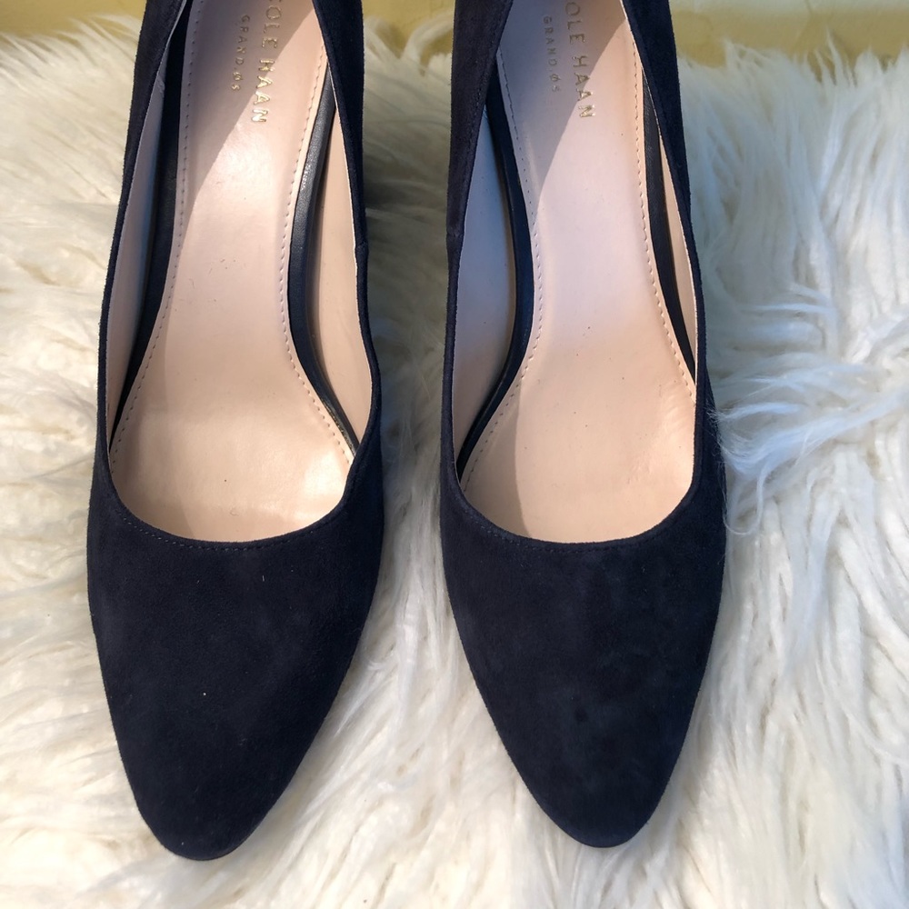 New Cole Haan navy suede round toe block heel 3.5” with logo